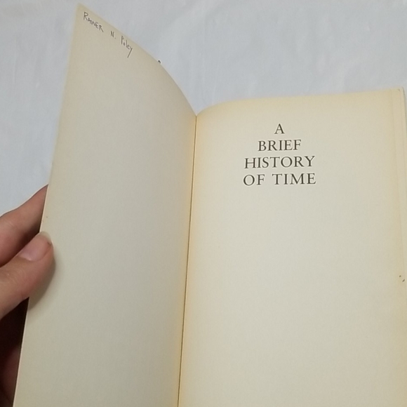 "A Brief History of Time" by Stephen Hawking - Picture 7 of 10